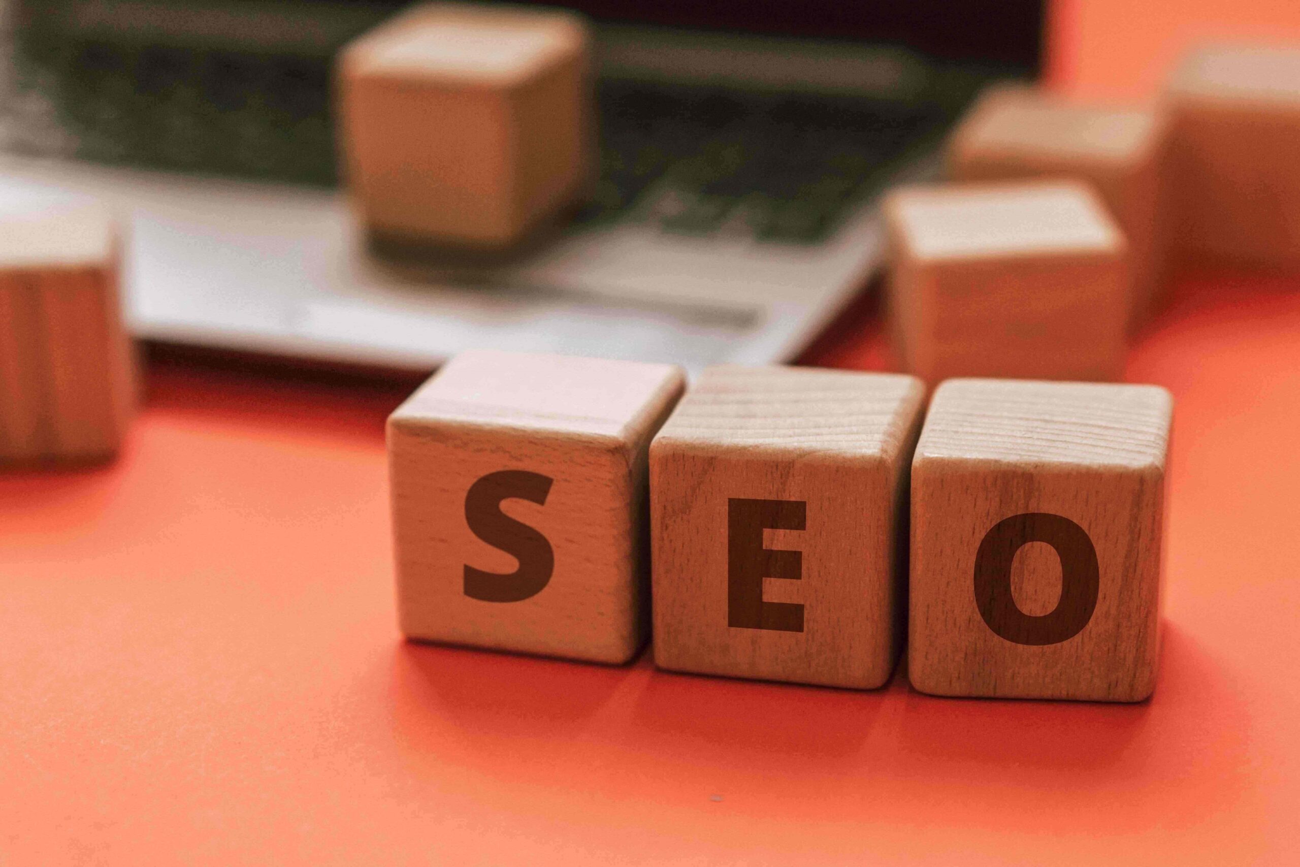 fatores-que-podem-influenciar-o-posicionamento-do-seu-site-scaled (1)
